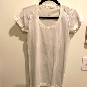 LuLu tech short sleeve shirt